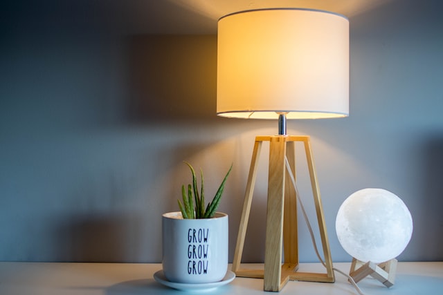 joel's wooden table lamp